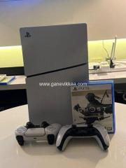 Ps5 disk edition with 1 game and 2 joystick